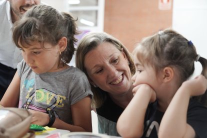 La vicepresidenta y consejera de Familia e Igualdad de Oportunidades, Isabel Blanco, visita a los participantes del programa 'Conciliamos verano 2025'.