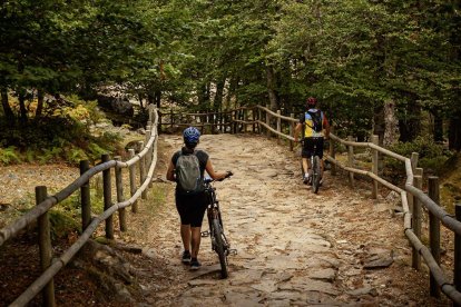 El pueblo elegido por la IA está rodeado de encantos naturales y posibilidades.