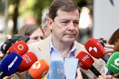 El presidente del Partido Popular, Alberto Núñez Feijóo, preside la reunión del Comité Ejecutivo Nacional del partido que se celebrará en Madrid, y a la que asiste el Presidente del Partido Popular de Castilla y León, Alfonso Fernández Mañueco.
