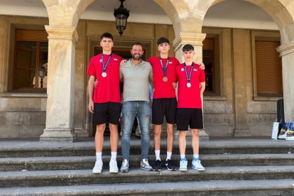 Recepción en el Ayuntamiento de Soria a los jóvenes medallistas en voleibol.