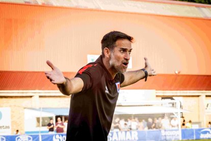 Abel Segovia quiere más calidad y talento para subir el nivel del juego ofensivo del Numancia.