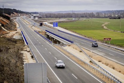 La autovía del Duero a su paso por la provincia de Soria.