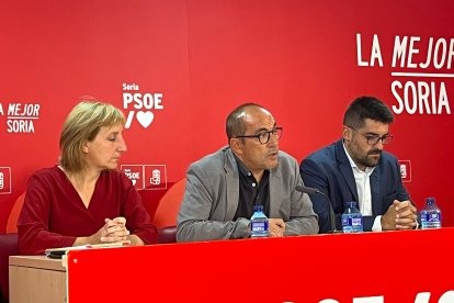 Yolanda Santos, Luis Rey y Carlos Llorente.