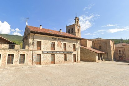 El Consistorio pinariego licita el arrendamiento del hostal San Martín.