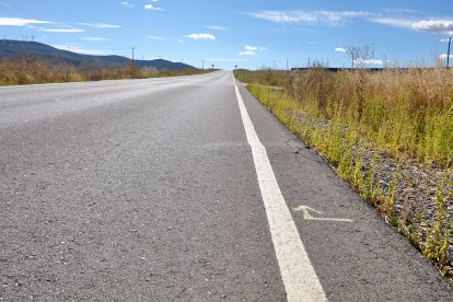 Tramo dañado de la carretera SO-630 cerca de Castilruiz.