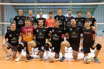 La plantilla del Moreno Sáez posa después de un entrenamiento.