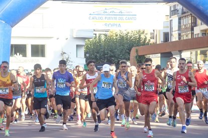 Momento de la salida de la prueba con Daniel Ruales, dorsal 260, que iba a ser el vencedor.