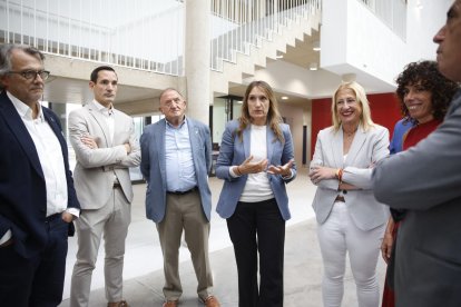 Rocío Lucas durante su visita al centro de FP Pico Frentes.