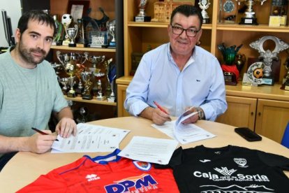 Firma del acuerdo entre las dos entidades.