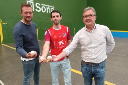 Salvador, Altuna III y Errandonea en la presentación del Festival de San Saturio.