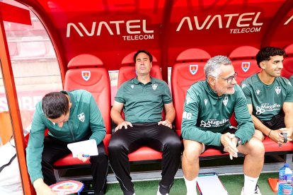 Iñaki Bea en el banquillo de Los Pajaritos.