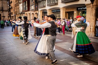 Una fiesta de tradiciones para la mañana del sábado