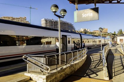 Un tren en la estación de El Cañuelo.