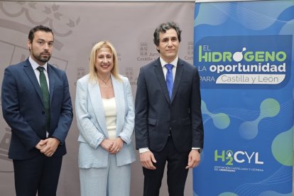 Presentación del proyecto en junio con Robador, De Gregorio y Torres-Quevedo.