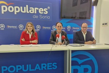 Rocío Lucas, Benito Serrano y Pedro Antonio Heras.