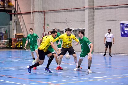 Derrota dolorosa para un Balonmano Soria que no supo gestionar los últimos minitos