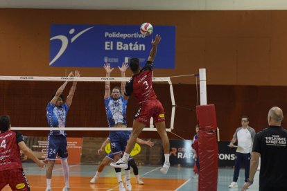 El Grupo Herce Soria remontó un partido imposible en la cancha de San Roque.