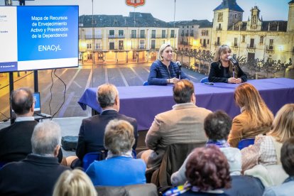 Presentación de la app ‘Enacyl’ impulsada por la Junta que lucha contra la soledad y el aislamiento social de los mayores.
