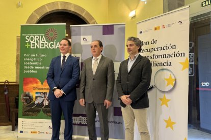 Daniel García, Benito Serrano y Luis Molano, en la apertura de la jornada.