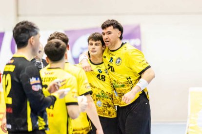 El Balonmano Soria contó con el apoyo de la afición durante todo el partido