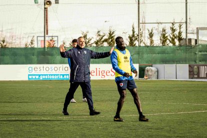 Ángel Rodríguez en un entrenamiento en la Ciudad Deportiva del Numancia.