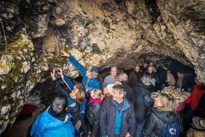 Un bonito Nacimiento en la gruta de Golmayo