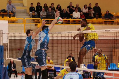 Imagen del partido liguero del pasado 20 de diciembre en el que el Grupo Herce se imponía a Guaguas.