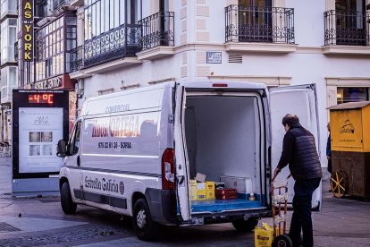 El sector servicios contabilizó 1.284 contratos.