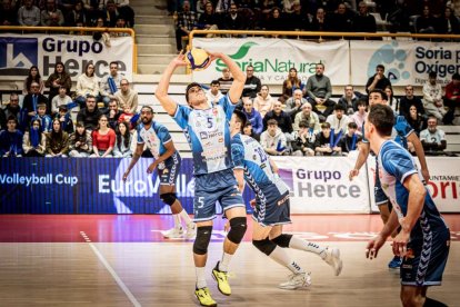 Los celestes pusieron todo el empeño en el duelo