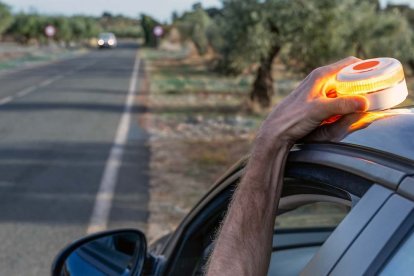 La baliza v-16 es obligatoria desde el pasado 1 de enero.