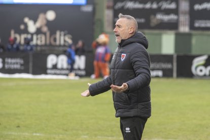 Ángel Rodríguez en el encuentro de este domingo en Segovia.