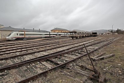 Vías de tren en la provincia de Soria.