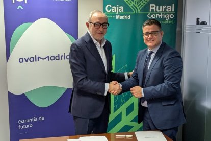 Alonso, director general de Avalmadrid (izq) y Javier Diago, director Zona Expansión en Caja Rural.