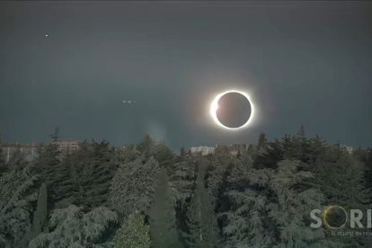 Recreación del eclipse de agosto en la campaña publicitaria del Ayuntamiento de Soria.