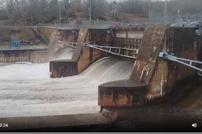 Captura de un vídeo del desembalse en Cuerda del Pozo.