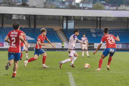 Imagen del partido de la primera vuelta entre Ourense y Numancia con triunfo soriano por 0-3.