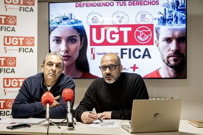 Pablo Soria y Gorka López, en la sede de UGT Soria.