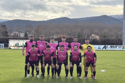 Once del Calasanz que jugaba el pasado domingo el partido aplazado en Villarcayo.