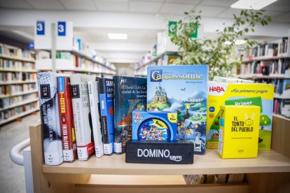 Algunos de los libros y juegos más solicitados por los usuarios de la Biblioteca de Soria.