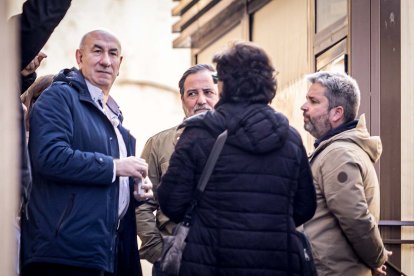 José Luis Vicente, a la izquierda de la imagen, y Óscar Pérez, a la derecha, poco después de ser puestos en libertad.