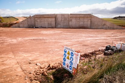 Una de las construcciones del tramo Fuensaúco-Villar del Campo de la A-15.