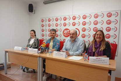 Yusta, Mialdea, Pérez Urueña y Vián, responsables de UGT, en la rueda de prensa.