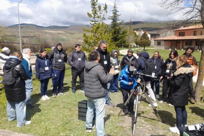 Participantes en el curso en una sesión práctica.