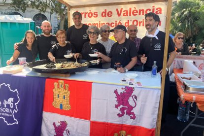Miembros de la Casa de Soria en Valencia en una edición del Tastarrós.