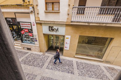 El 48% de los parados supera los 45 años.