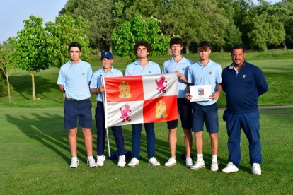 El equipo de Castilla y León que compitió en el Nacional Sub18 de Segunda categoría.
