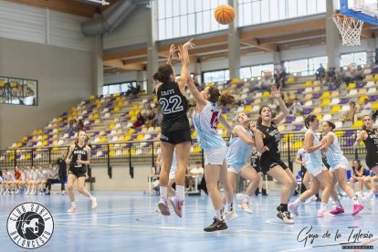 El equipo femenino del CSB terminó la temporada con victoria.