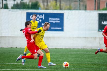 Dani Nieto en un encuentro de esta temporada con los colores del Poblense.