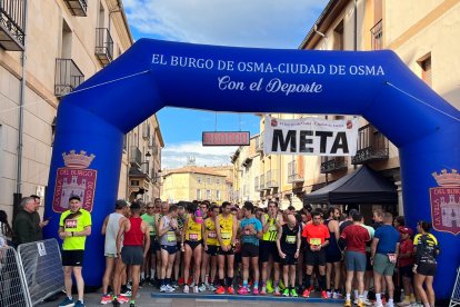 Participantes en la Media Maratón del Burgo en el momento de la salida.