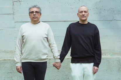 Pedro Guerra, a la izquierda, y Javier Álvarez, a la derecha.